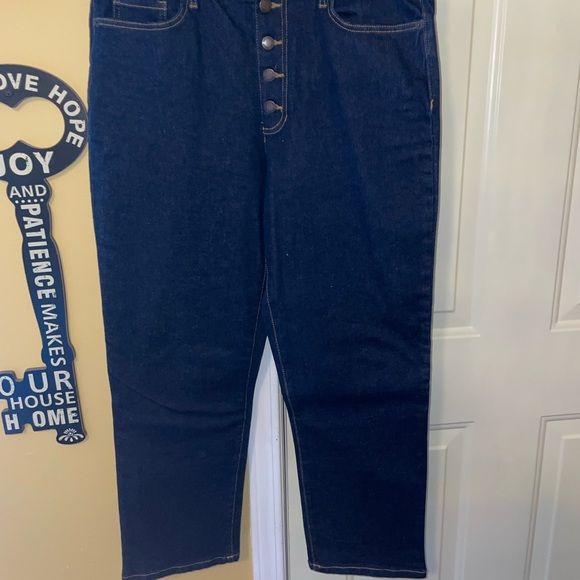 Stylish Button Down Crop Jeans by Joe Fresh - Picture 1 of 7